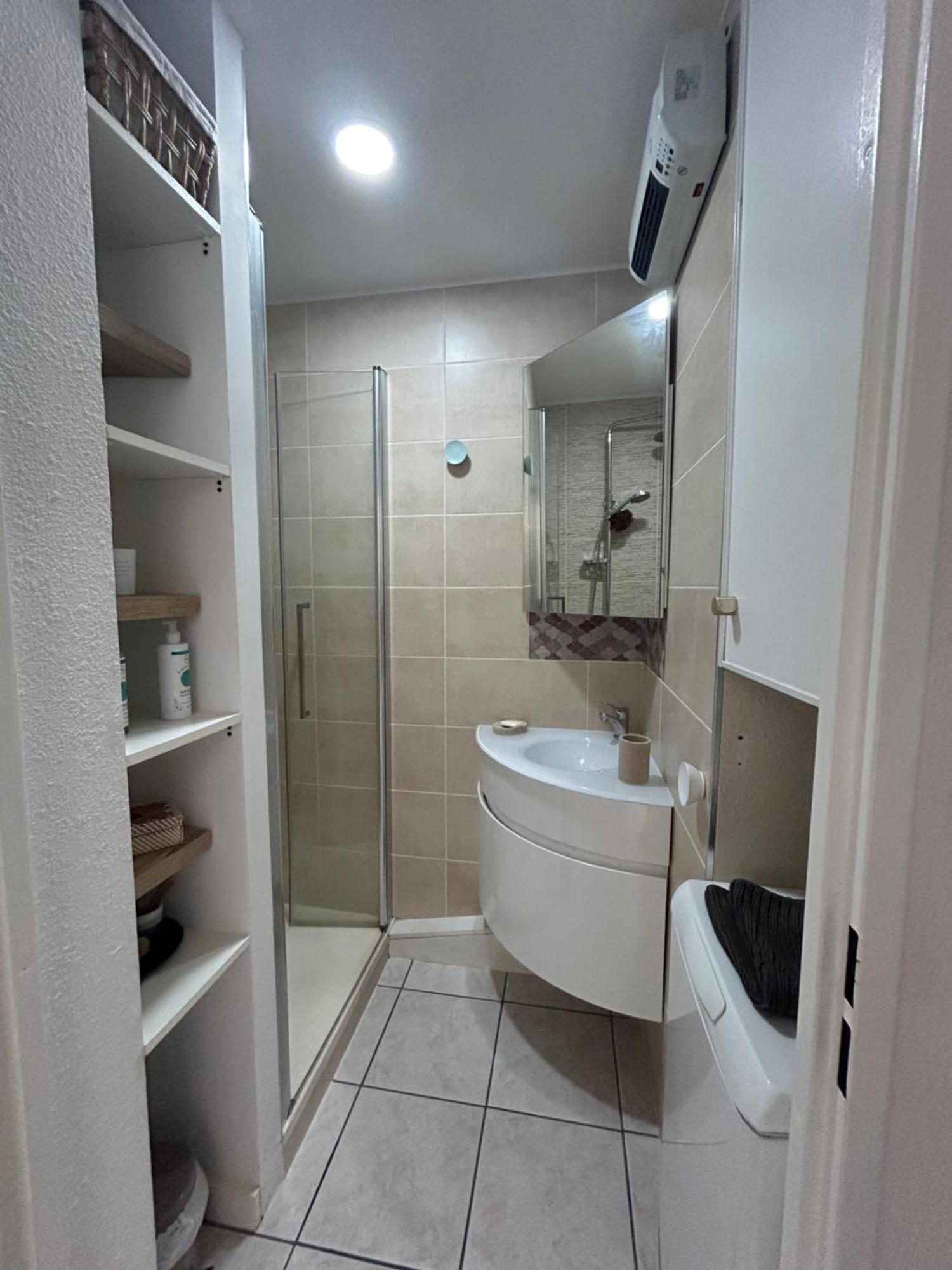 Superbe 2pieces, Proche De Grazel, Et Port Appartement *