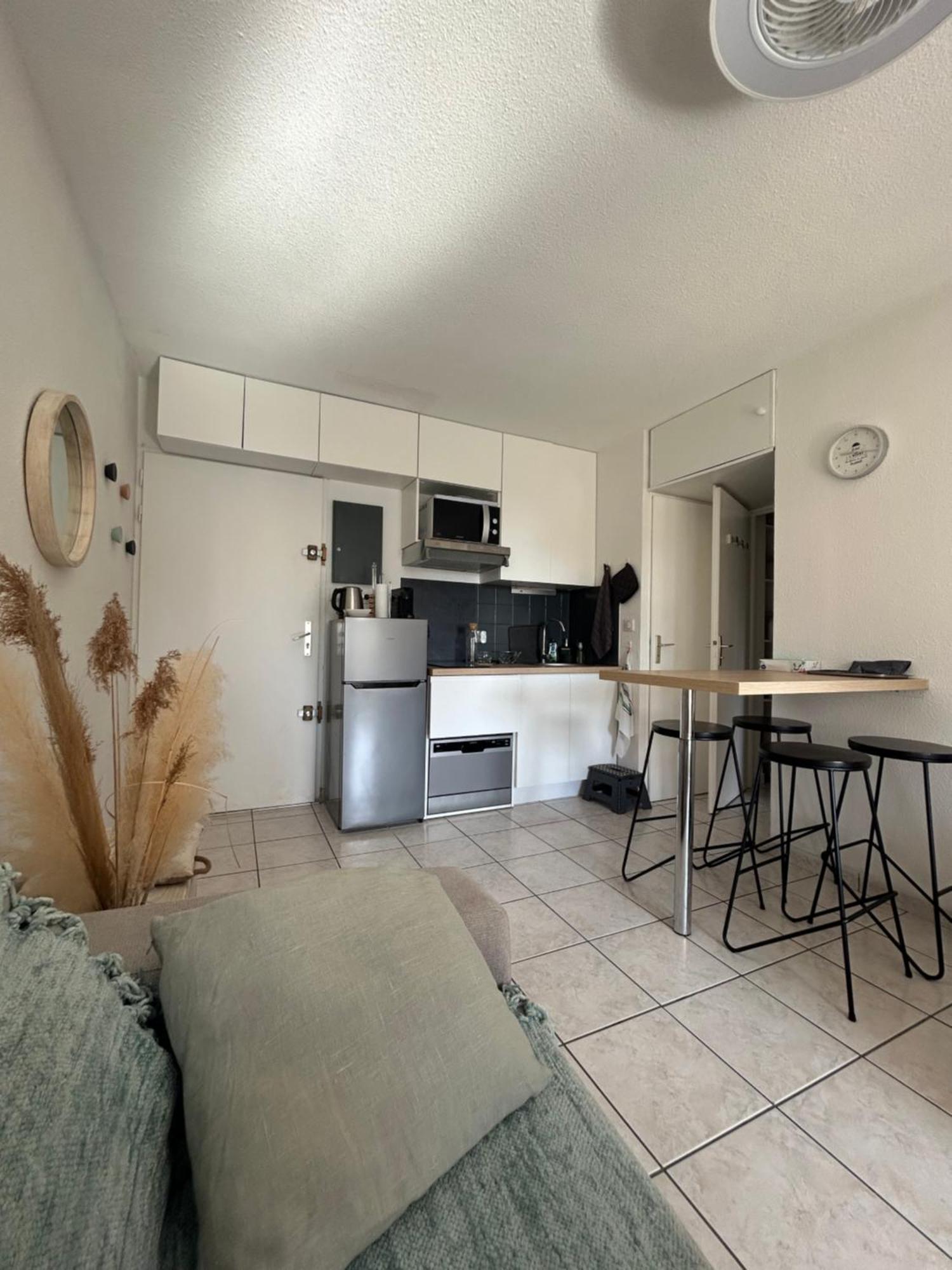 Superbe 2pieces, Proche De Grazel, Et Port Appartement *